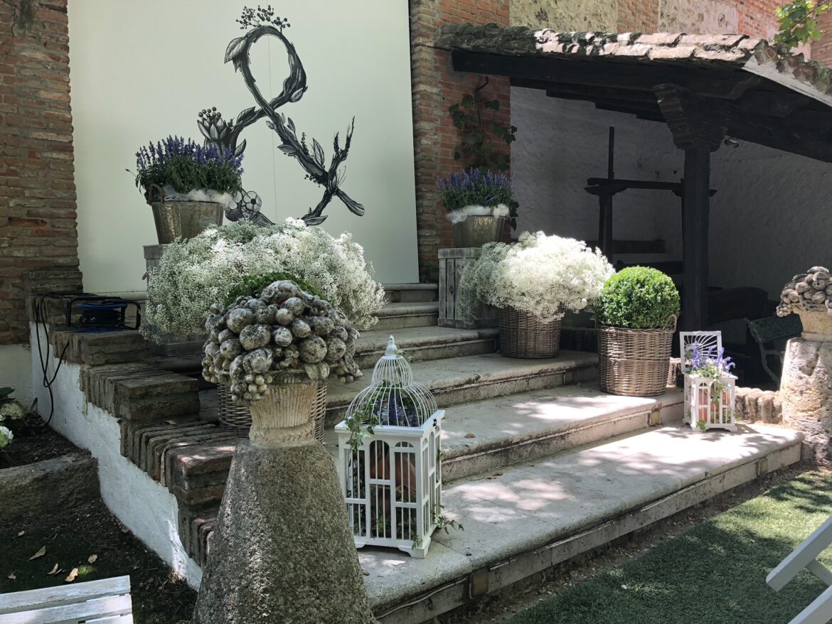 Decoración floral de eventos, bodas, bautizos. Floristería Pétalos · Tienda Online con envío a domicilio en Alcalá de Henares · Madrid