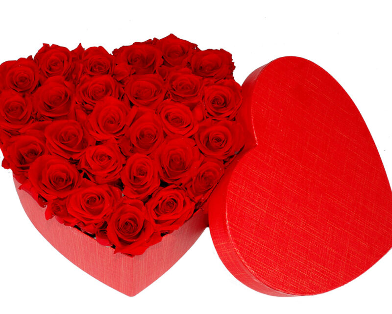 Caja Corazón Rosa Eterna Roja. Floristería Pétalos · Tienda Online. Gran selección de complementos florales: jarrones, maceteros, cestas para flores y plantas. Haz tu pedido online y recibe el envío en tu domicilio.
