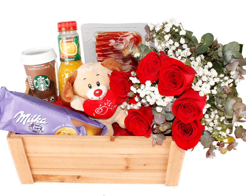 Desayuno con flores San Valentín. Floristería Pétalos · Tienda Online. Gran selección de complementos florales: jarrones, maceteros, cestas para flores y plantas. Haz tu pedido online y recibe el envío en tu domicilio.