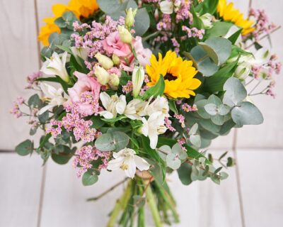 Ramo de flores Alegría · Especial Día de La Madre · Floristería Pétalos Online en Alcalá de Henares, Madrid.